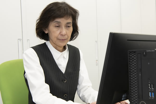 山上由美